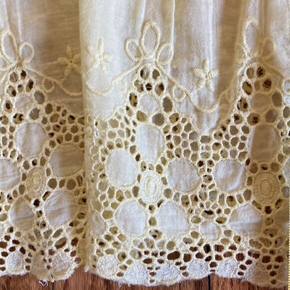 Style & Co. Soft Yellow V-Neck Long Line Eyelet Sleeveless Top Size Small - Picture 11 of 12